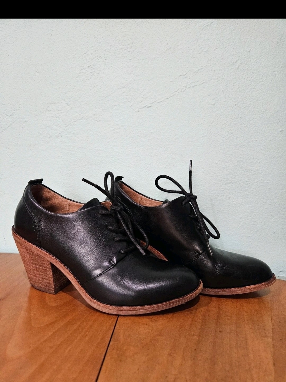 Sofft Black Leather Lace-Up Chunky Heel Oxfords